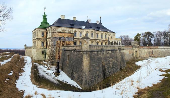 Замки в Україні, які варто відвідати — ідеї на вихідні